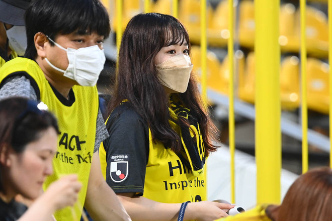 サポーターphoto 最後まで選手を後押しした柏レイソルサポーターを特集 サッカーダイジェストweb サポーターphoto 最後まで選手を後押しした柏レイソルサポーターを特集 サッカーダイジェストweb